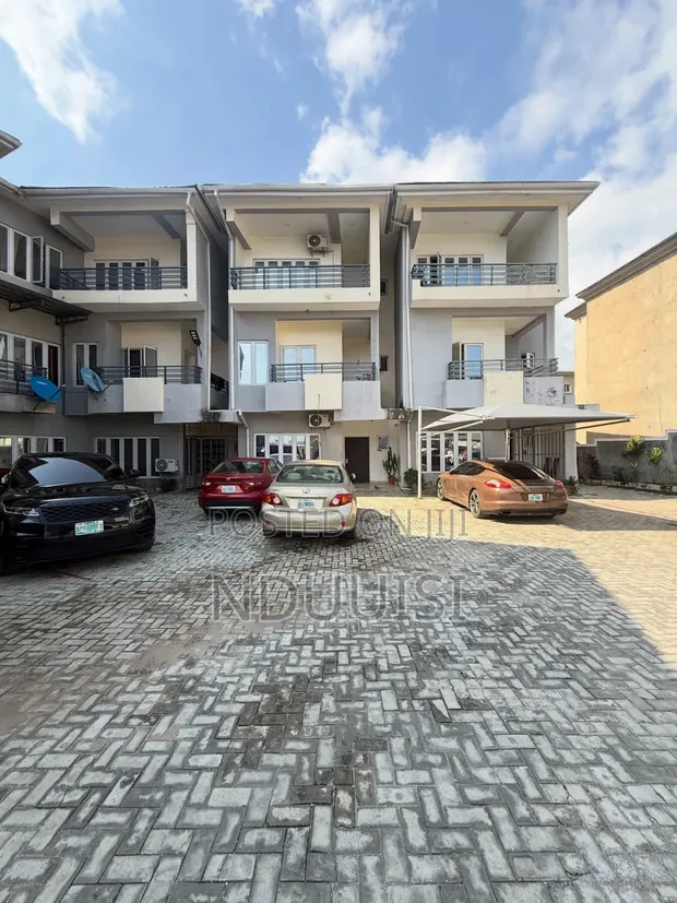 4 Bedroom Townhouse/Terrace in Guzape, Abuja - 1