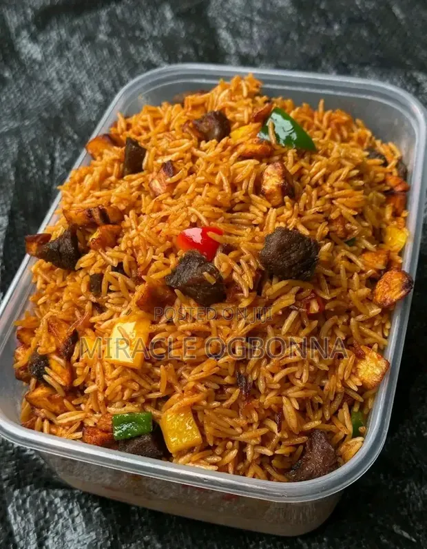 Smoky Jollof Rice with Chicken & Fried Plantain (1L) - 1