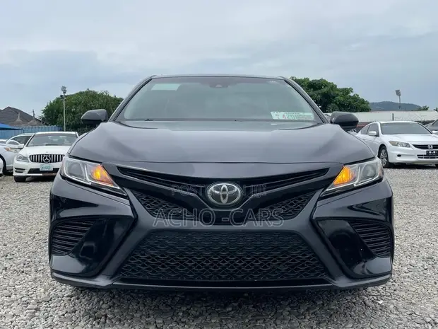 Toyota Camry SE 2018 Baki - 1