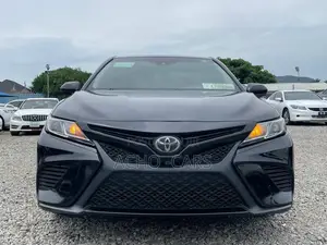 Toyota Camry SE 2018 Black