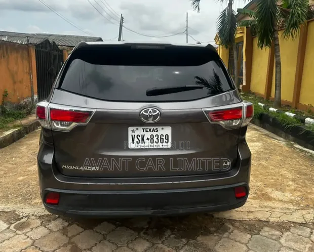 2015 Toyota Highlander LE 2.7L SUV - Foreign Used - 1