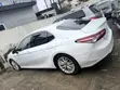 2018 Toyota Camry XLE FWD (2.5L) White - 4