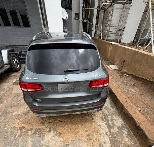2017 Mercedes-Benz GLC300 Gray - 1