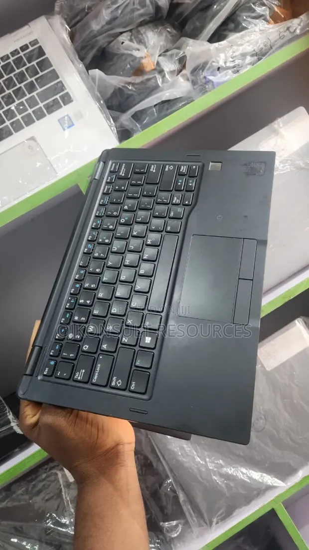Dell Latitude 7390 2-in-1 Laptop - Core i5, 8GB RAM, 256GB SSD - 1