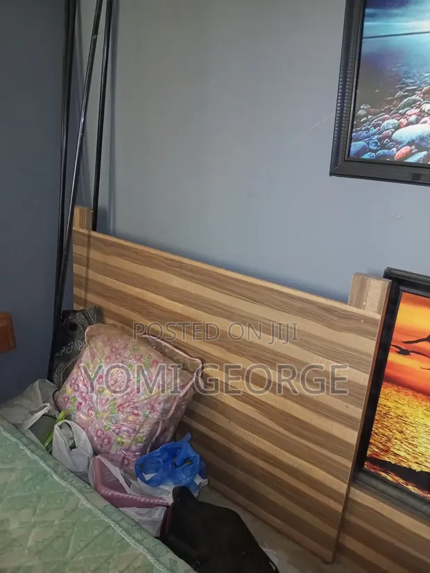 Home Interiors Bedframe tare da 2 Under Bed Supports - 1