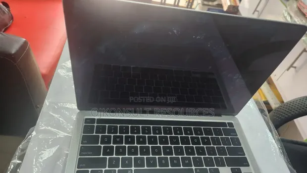 Apple MacBook Pro 2020 16GB RAM, 512GB SSD - 1