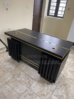 Babban Executive Office Desk 1.4m tare da Mobile Pedestals