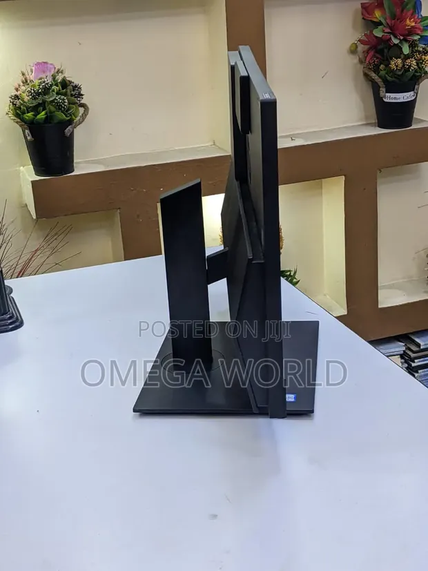 HP All-in-One Desktop Computer, Core i5, 8GB RAM, 500GB HDD+SSD - 1