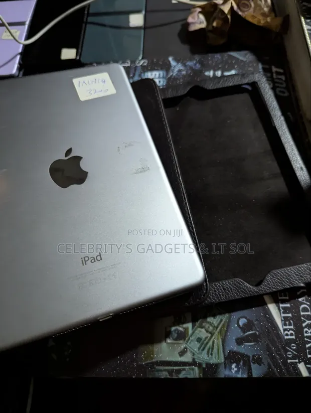 Apple iPad mini 4 32GB Gray (UK Used) - 1