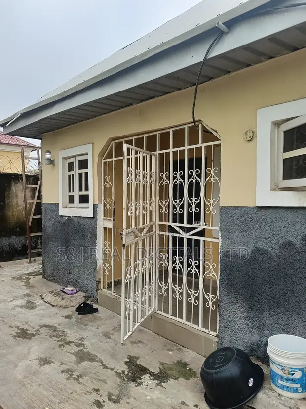 1 Bedroom Apartment for Rent in Kubwa - 1