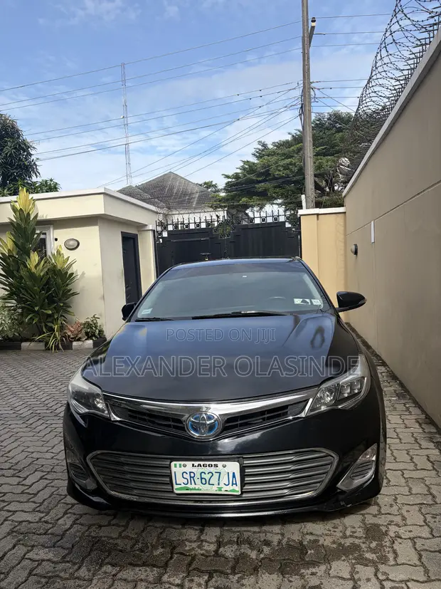 2013 Toyota Avalon XLE Premium Sedan FWD - 1