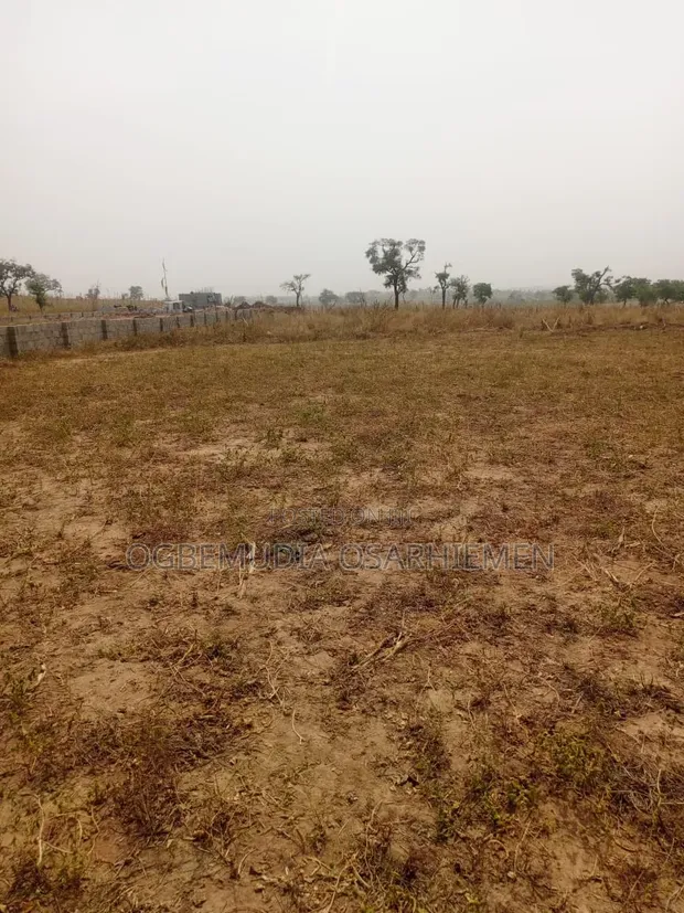 Filin 250sqm na Zama da CofO a Gundumar Kabusa, Abuja - 1