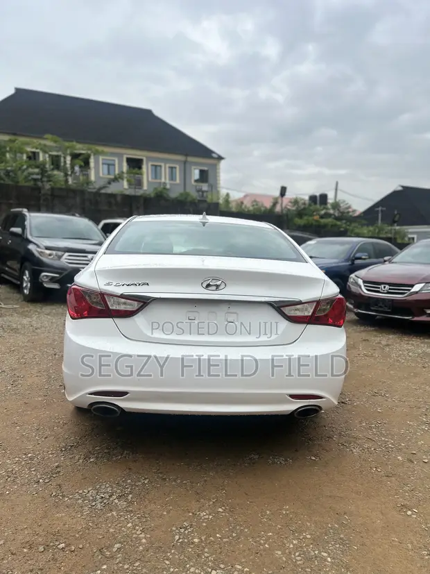 2013 Hyundai Sonata SE Sedan FWD White - 1