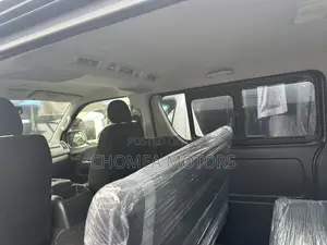 Toyota HiAce Bus 2015