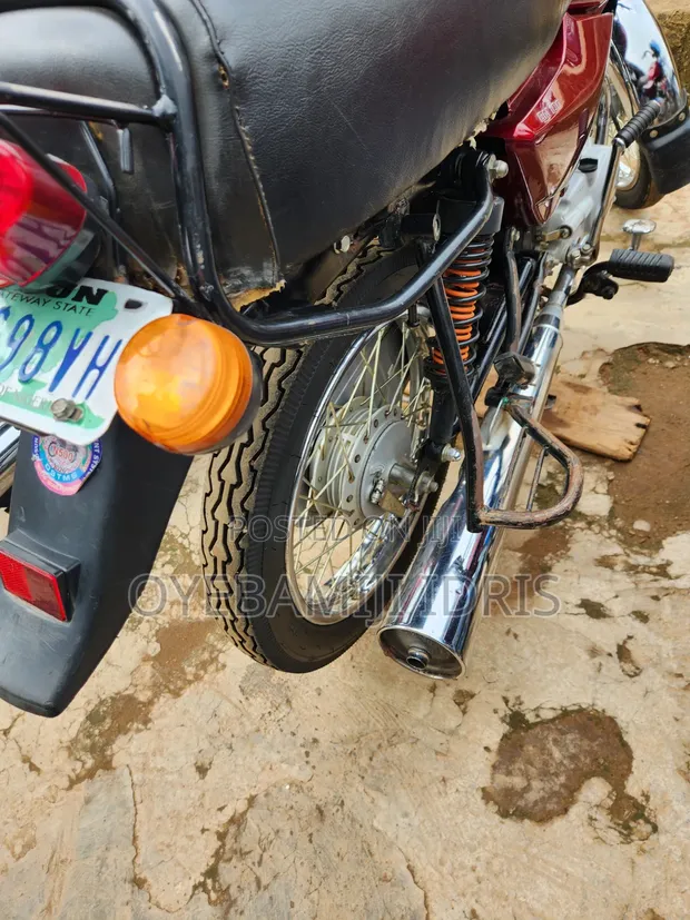 Bajaj Boxer 100 2026 Red - 1
