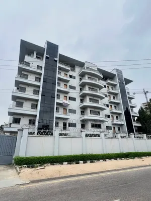 3-Bedroom Apartment da BQ a Old Ikoyi don Sawa