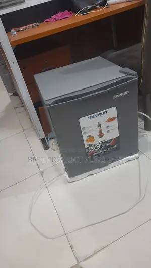 Brand New Skyrun BCD-50HW Mini Fridge
