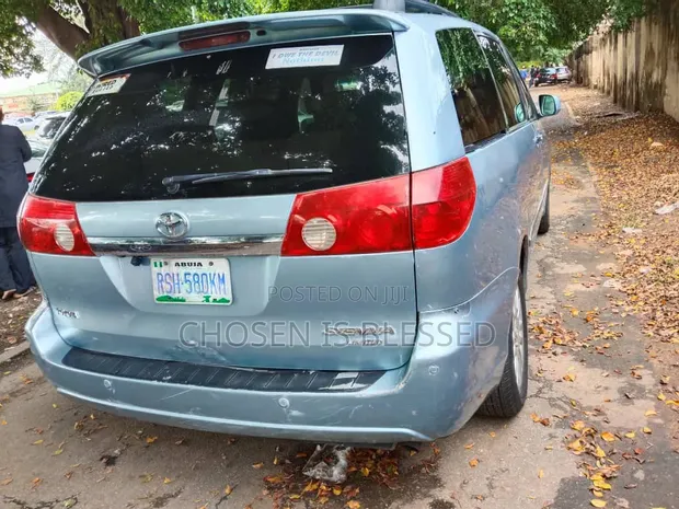 Toyota Sienna 2008 Blue - 1