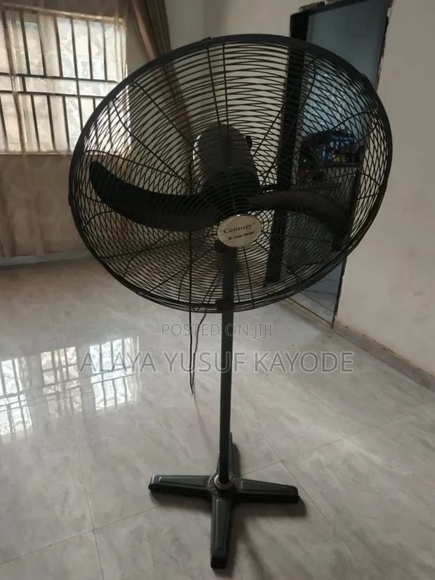 Century Giant Fan 26" - 1