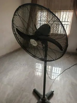 Century Giant Fan 26"