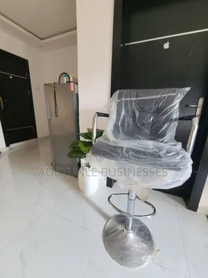 Kujerar Bar / Cin Abinci - Sabuwa