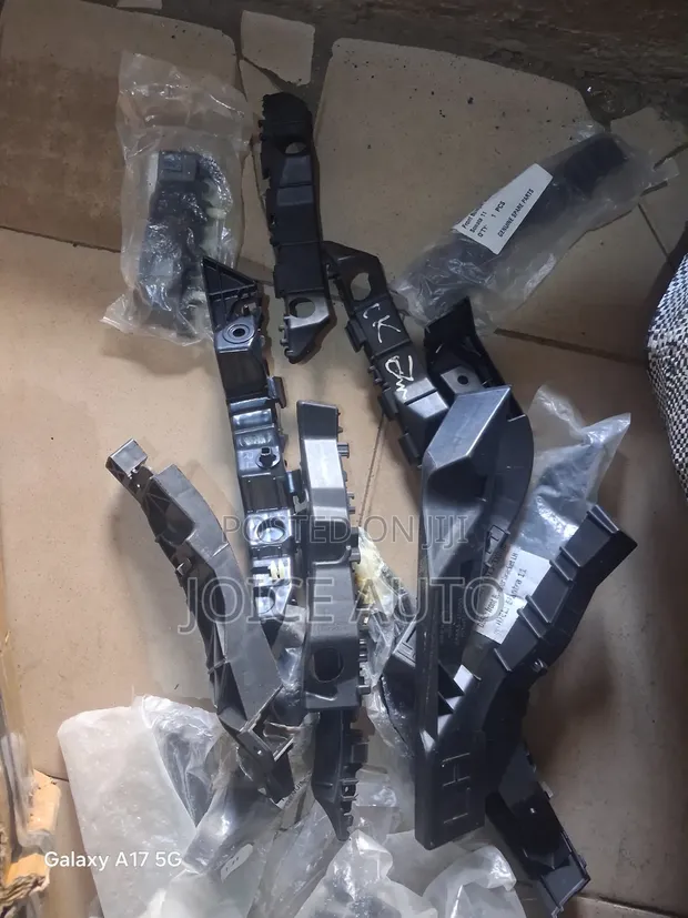 Hyundai/Kia Front Bumper Bracket - Brand New - 1