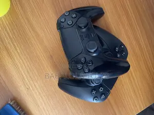 PS5 DualSense Controllers Na Kadan