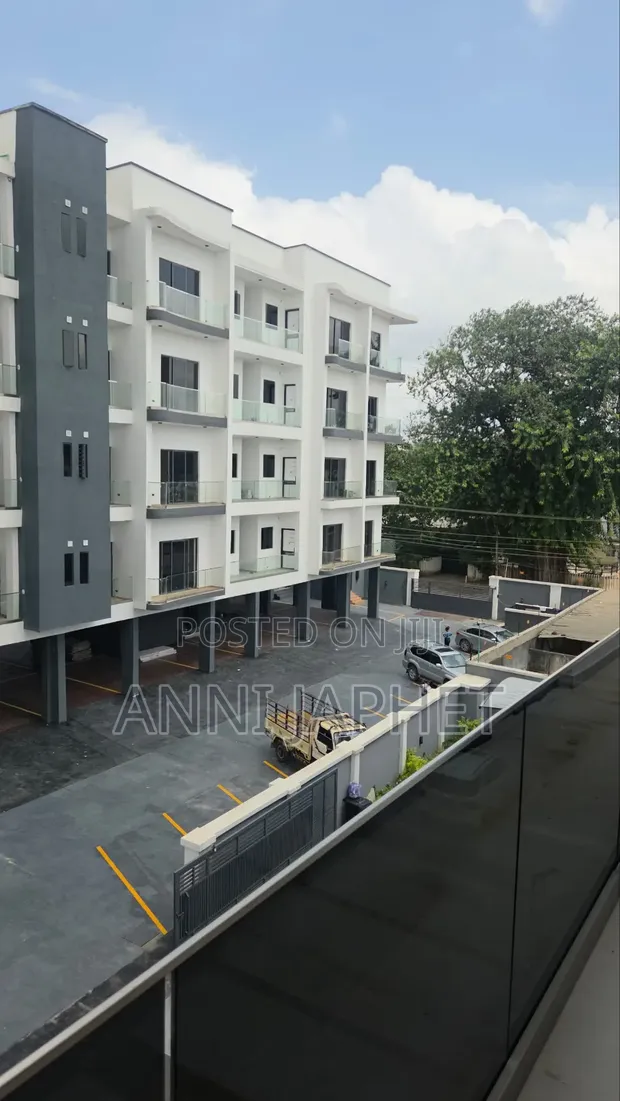 3 Bedroom Apartment da BQ a Ikeja GRA Sayarwa - 1