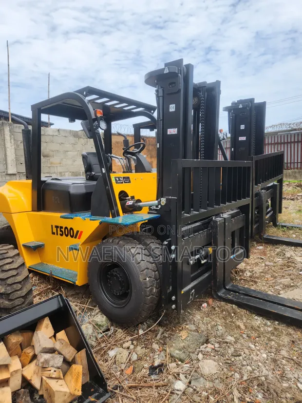Brand New Caterpillar 10-Ton Forklift (3m Lift) - 1