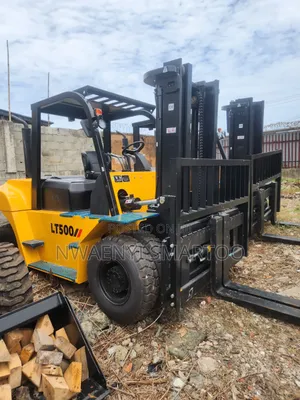 Sabon Caterpillar 10-Ton Forklift (3m Ango)