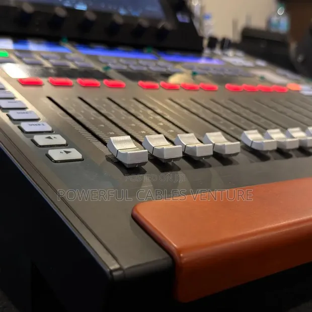 Behringer Wing Compact Digital Mixer - 1