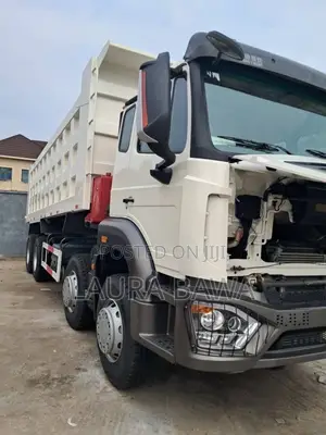 Foreign Refurbished Dump Truck - 2019
