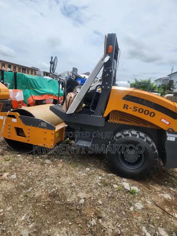 Caterpillar Mobile Compacting Road Roller 5 Ton - 1