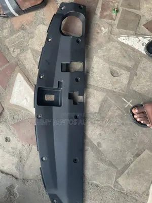 Babban Rufe Radiator na Hyundai Santa Fe (2012-2017)