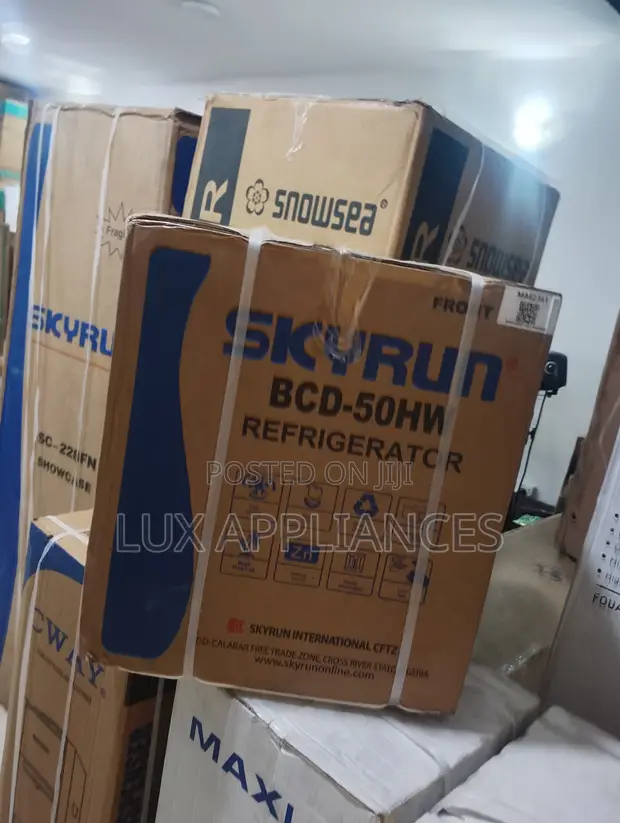 Skyrun BCD-50HW Room-Size Mini Refrigerator - 1