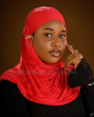UAE Jersey Hijab Scarf - Matsakaici | Launuka Daban-daban