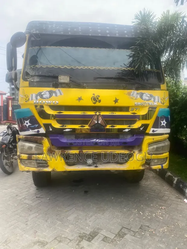 371HP Howo Dump Truck - 1