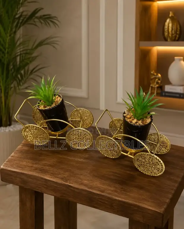 Kyawawan Gold-Toned Flower Deco Masu Riƙe Shuke-shuke - 1