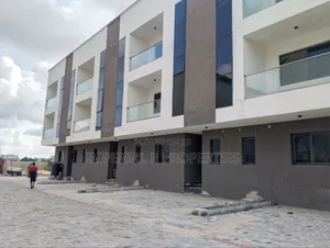 4 Bedroom Townhouse/Terrace in Kingswood Estate, Lekki Phase 1