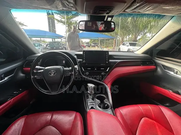 Toyota Camry XSE 2021 Fari - 1