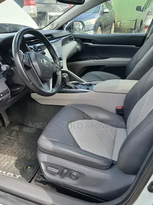 2018 Toyota Camry XSE FWD 2.5L White