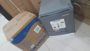Skyrun BCD-50HW Portable Mini Refrigerator - Brand New