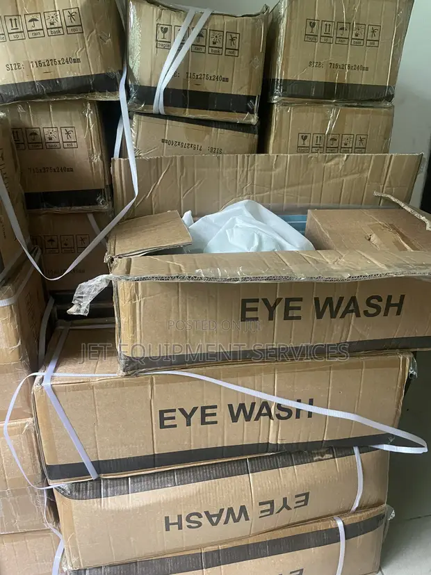 Complete Emergency Eyewash Station - 1