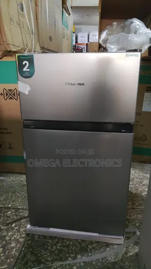 Hisense Refrigerator Mai Ƙofofi Biyu - Sabo