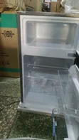 Hisense Refrigerator Mai Ƙofofi Biyu - Sabo - 2