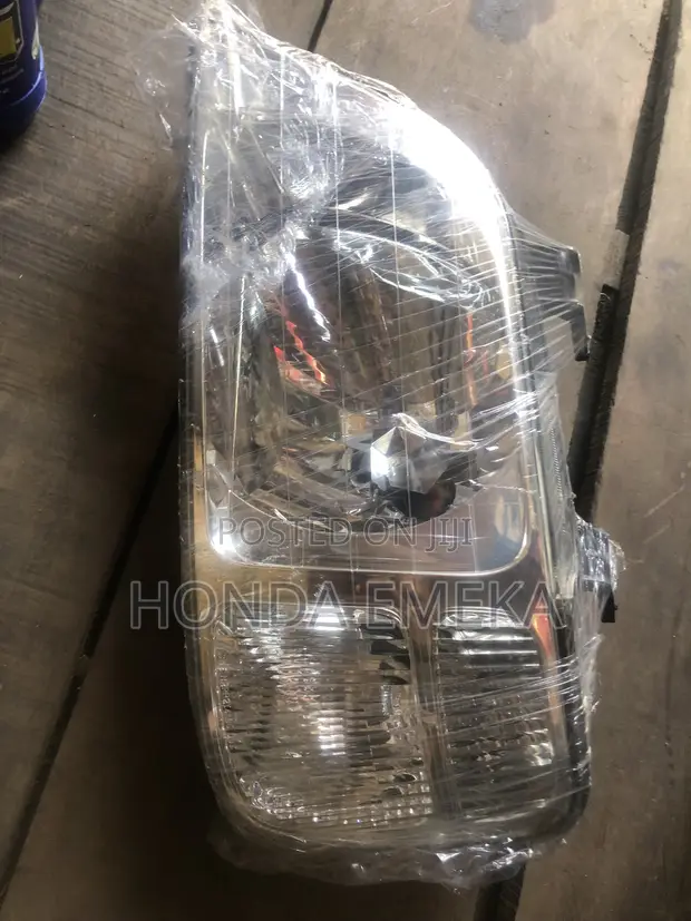 Honda CR-V 1998 Headlight (Used) - 1