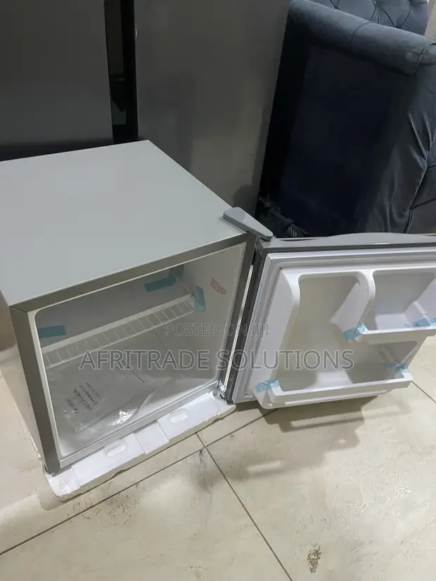 Skyrun BCD-50HW 48L Compact Bedroom Fridge - 1