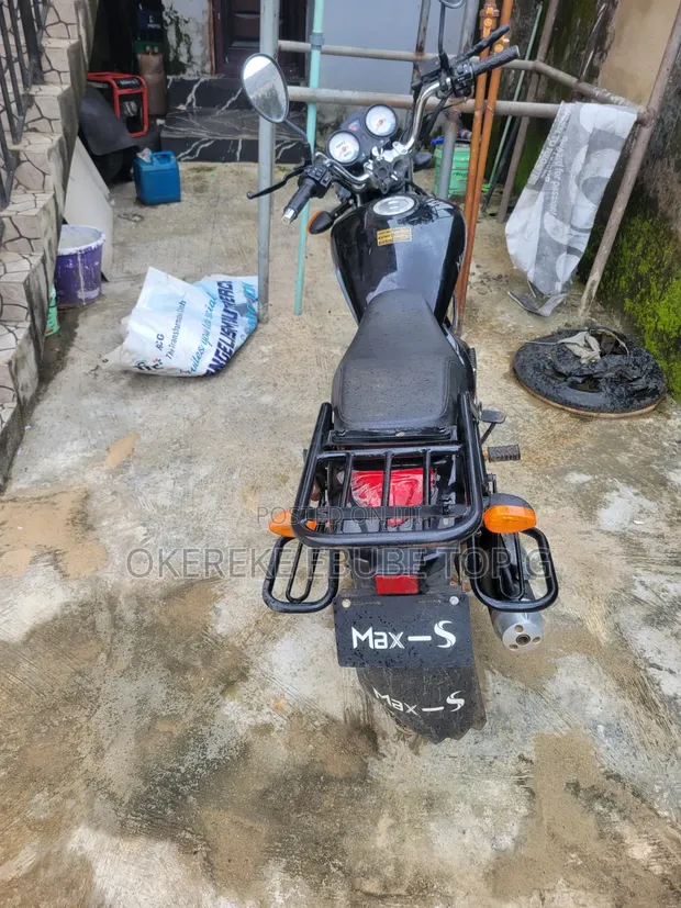 Max-S 200 2024 Motorcycle - Black - 1
