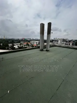 Wurin Sanyawa Gidan Abinci/Wurin Hutu a Rufin Gida don Sawa a Wuse 2, Abuja