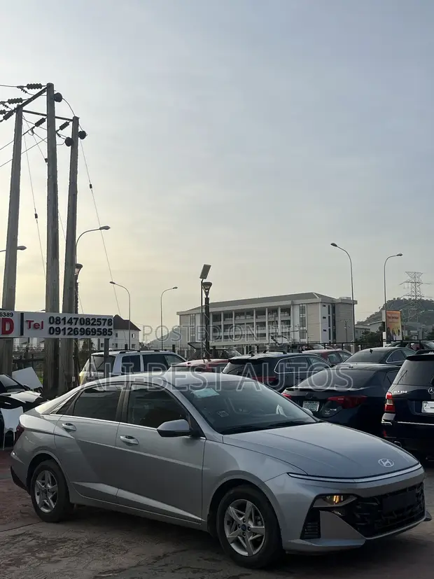 Hyundai Accent 2022 Silver - 1